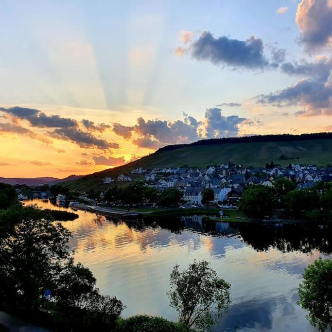 Deluxe 3-Rooms River View, Bernkastel-Kues Exterior photo